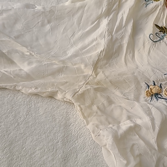 Johnny Was White Blouse Floral Embroidery XS Rayon Long Sleeve FLAW flowy Boho - Picture 5 of 10